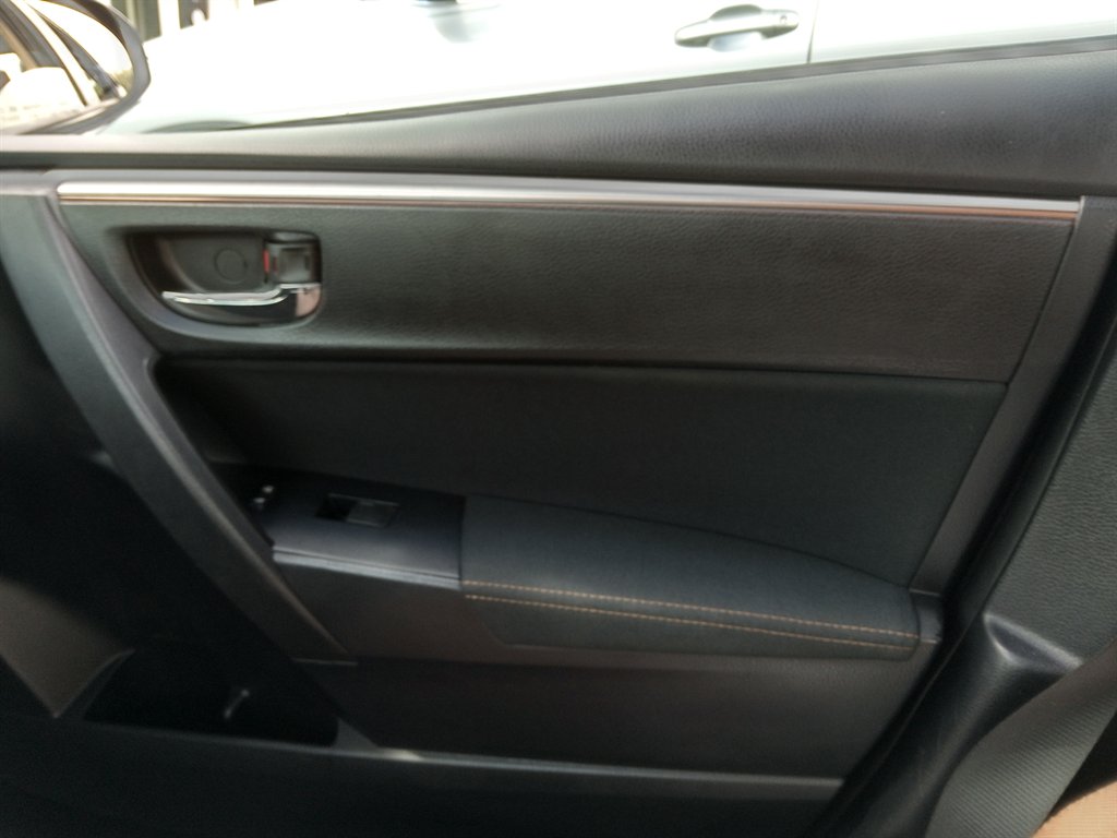 2014 Toyota Corolla LE - Photo 16