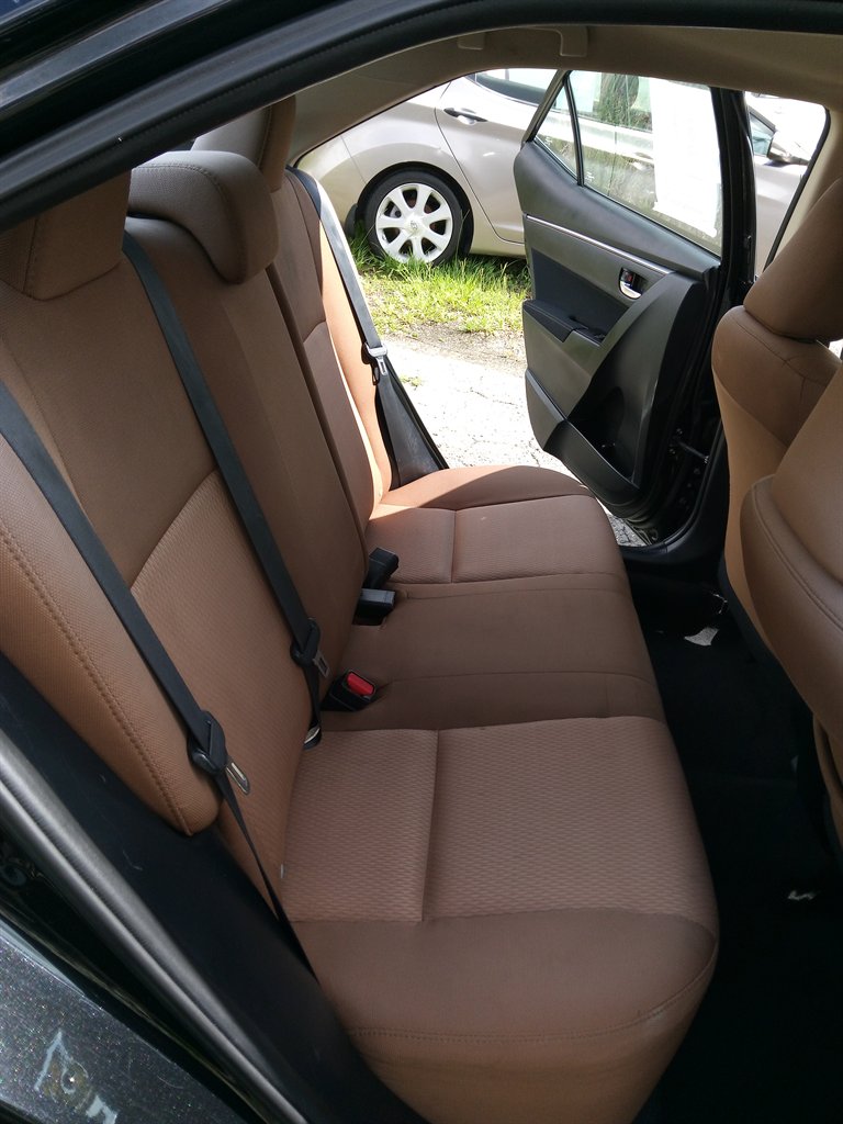 2014 Toyota Corolla LE - Photo 18