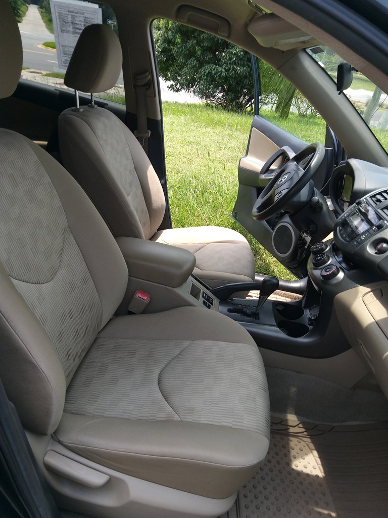 2010 Toyota RAV4 Base - Photo 12
