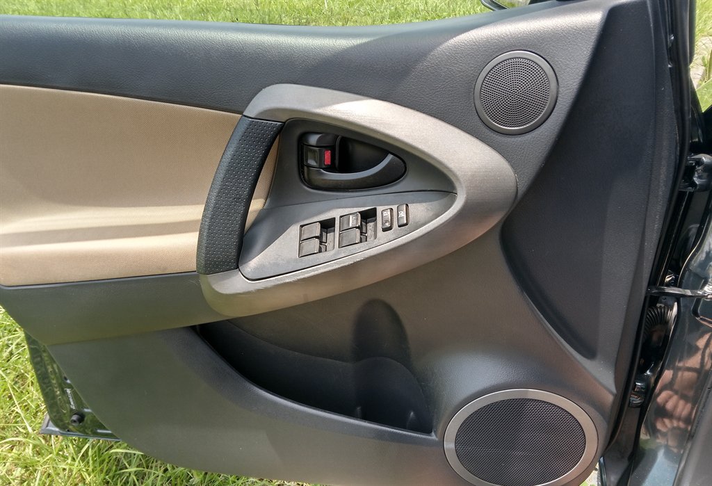 2010 Toyota RAV4 Base - Photo 9