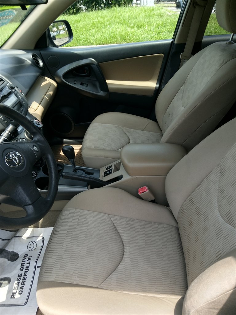 2010 Toyota RAV4 Base - Photo 10