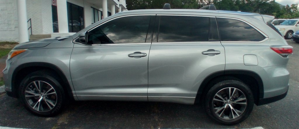 2016 Toyota Highlander XLE - Photo 6