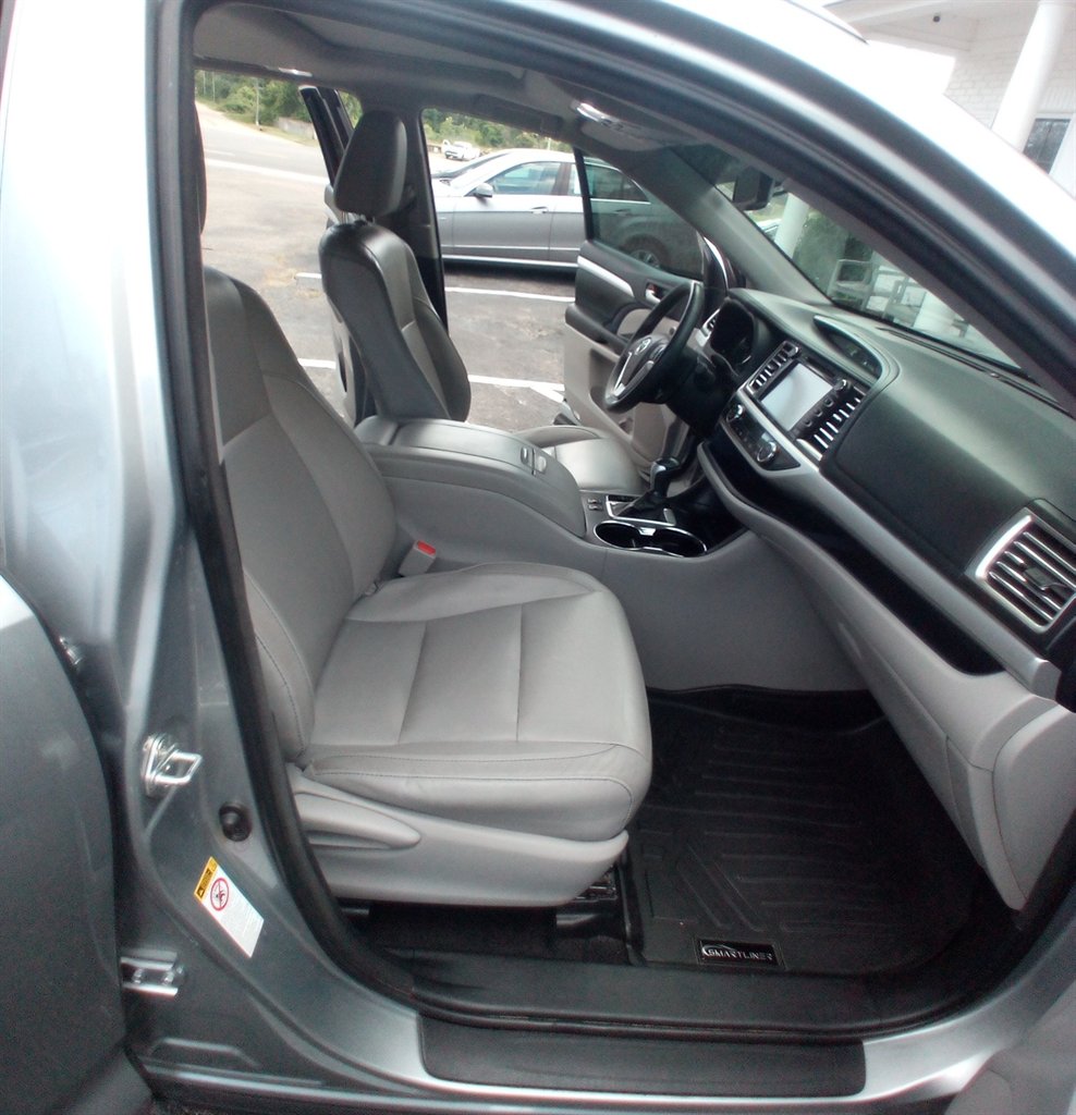 2016 Toyota Highlander XLE - Photo 13