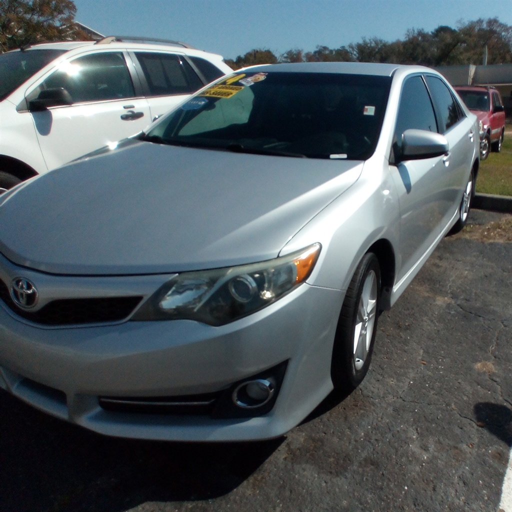 2014 Toyota Camry SE