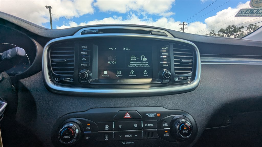 2017 Kia Sorento LX - Photo 18