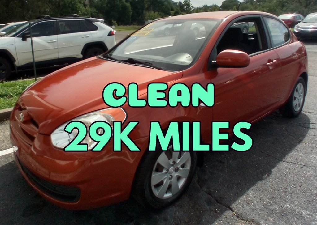 2011 Hyundai Accent's photo