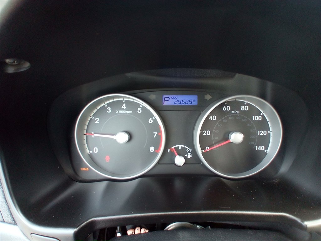 2011 Hyundai Accent GL - Photo 16