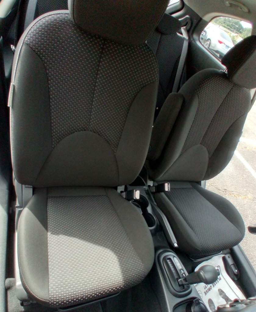 2011 Hyundai Accent GL - Photo 13