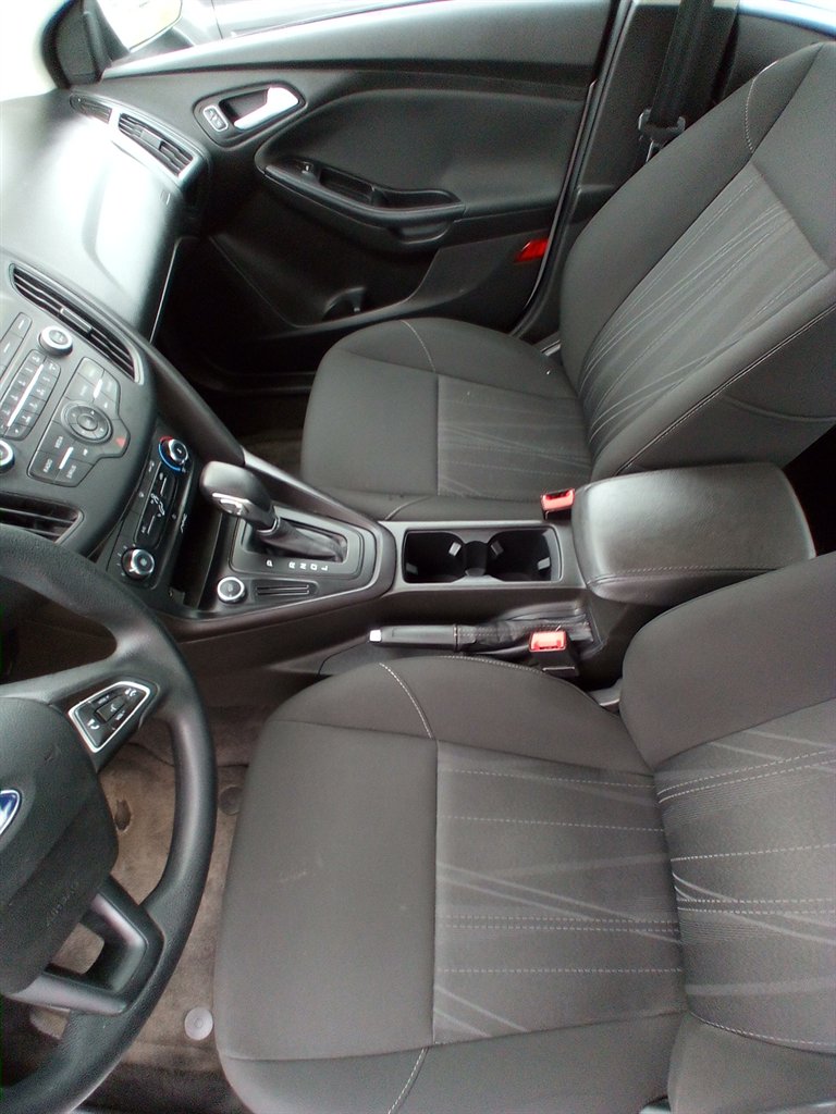 2017 Ford Focus SE - Photo 8